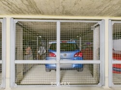 Tiefgaragen Stellplatz