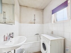 Badezimmer 2.OG