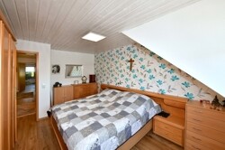 Schlafzimmer DG