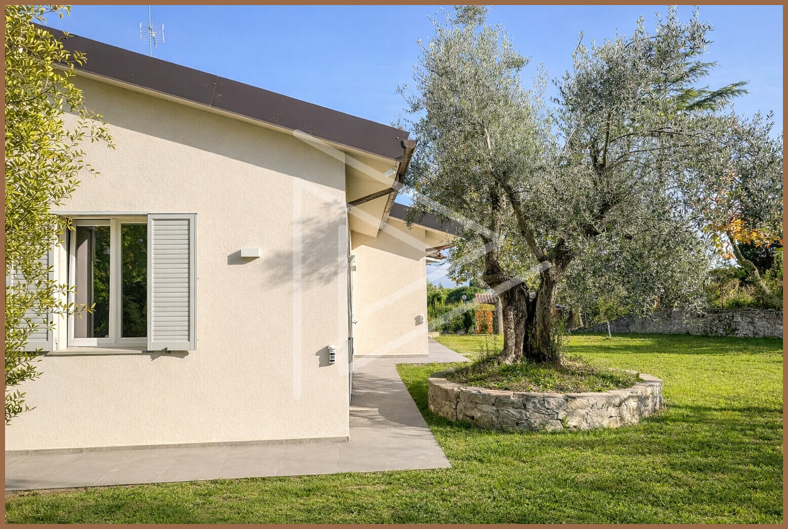 38CB804B-5D16-4498-91EF-EA07E446A5FF