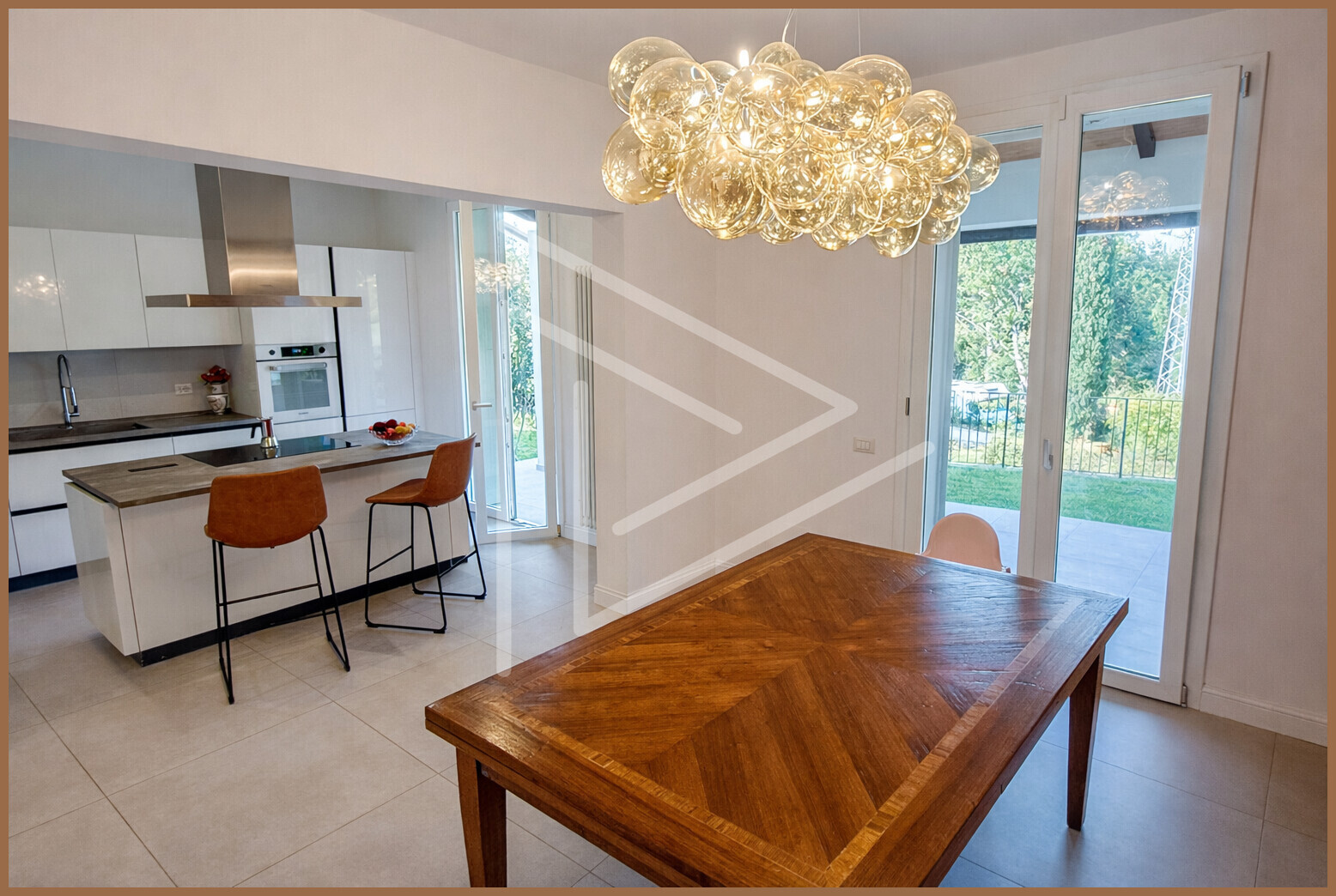 371B1BCF-893F-4405-8C3C-4F7E14CC4946