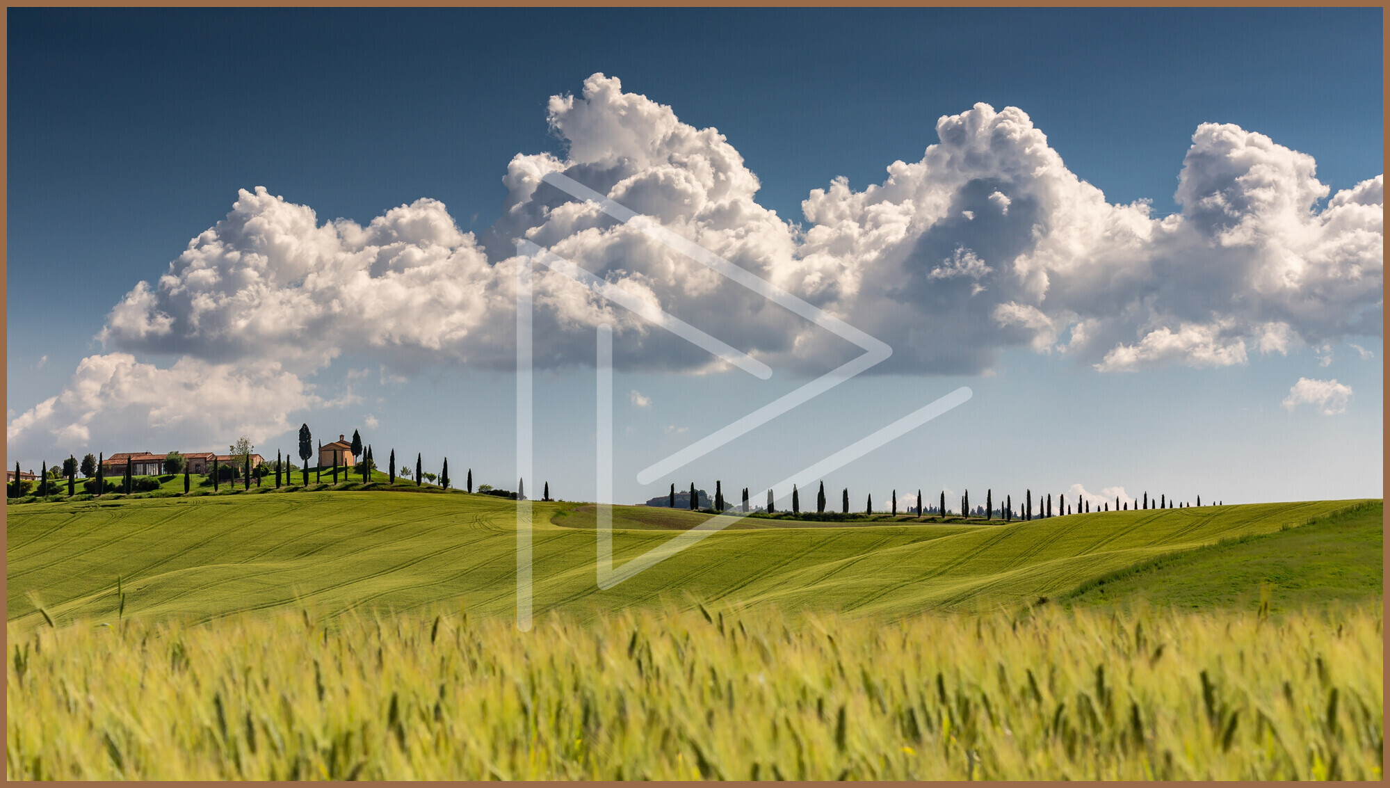 landscape-shot-val-d-orcia-tuscany-italy-with-cloudy-sunny-blue-sky