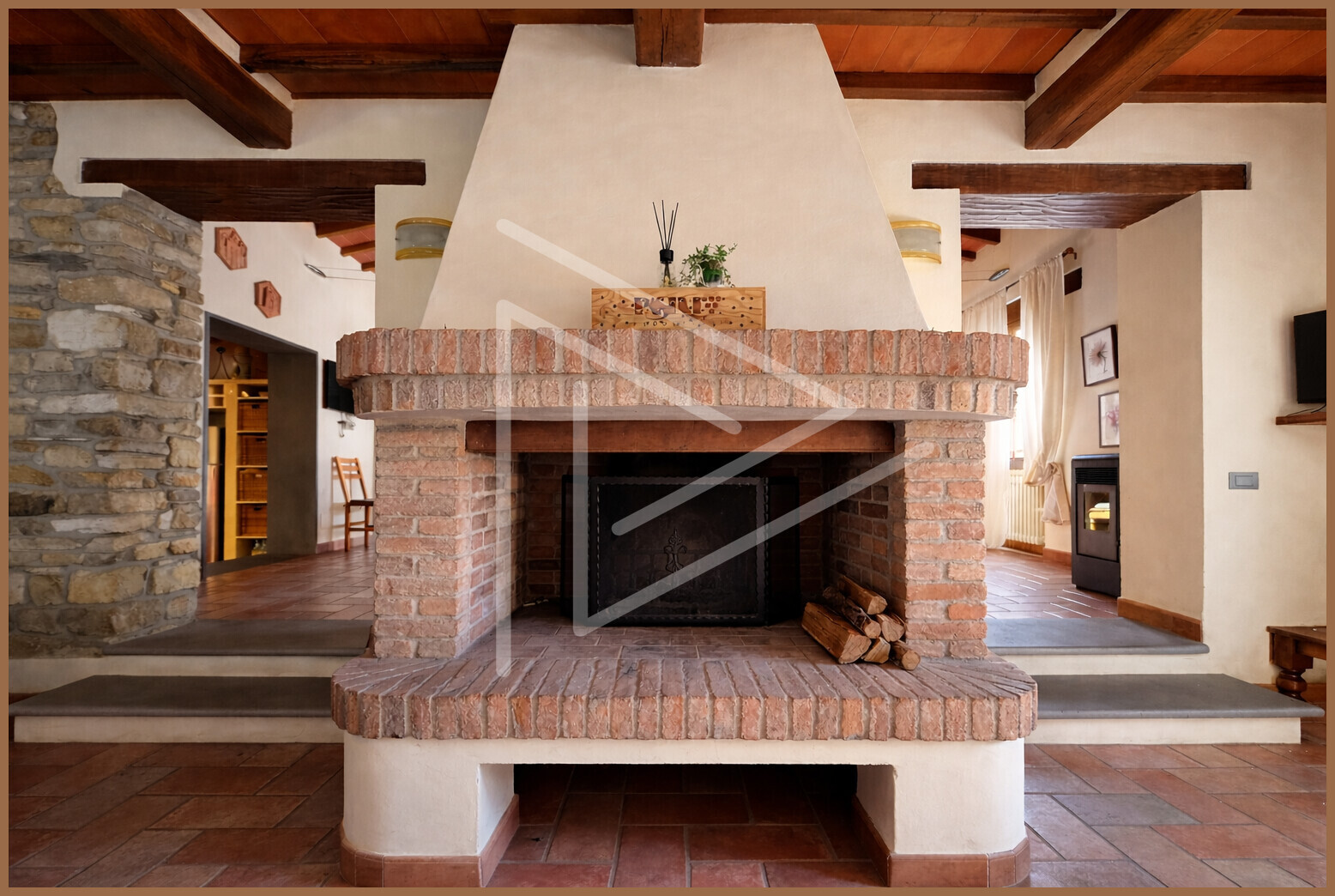 FF124AF7-74D0-42A1-BC46-514E462D5505