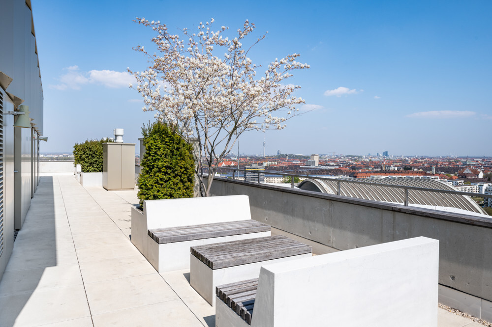 Sonnige Terrasse.
