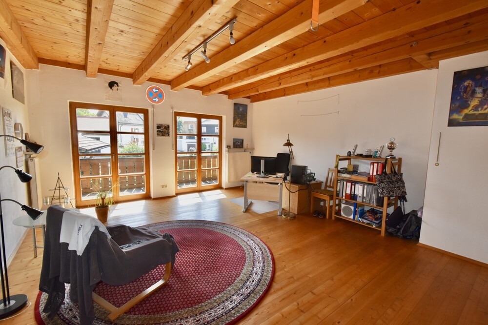Zimmer mit Balkon