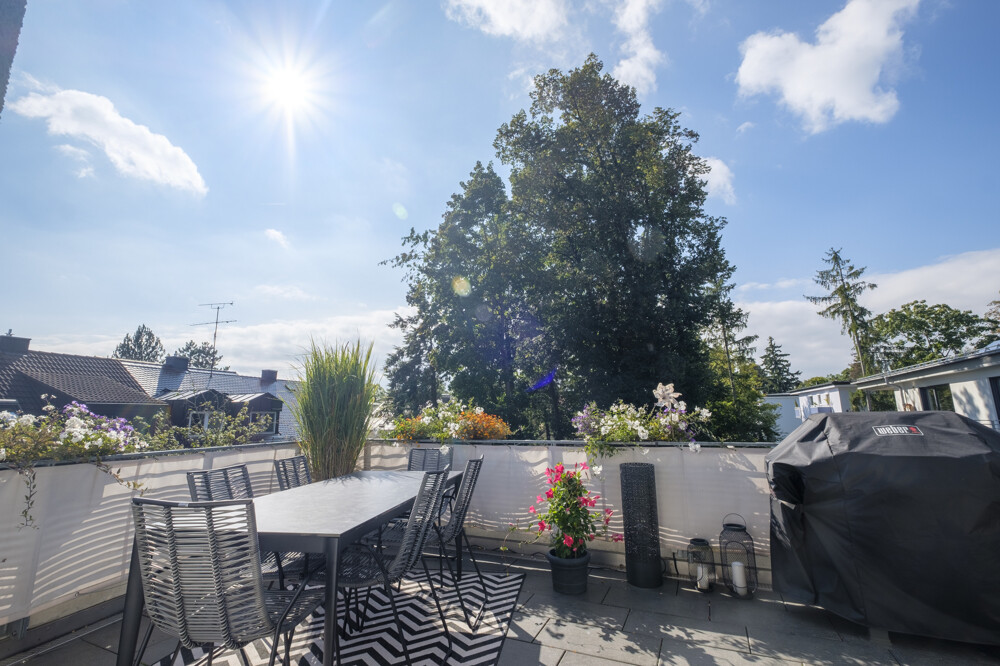 Sonnige Terrassenlounge