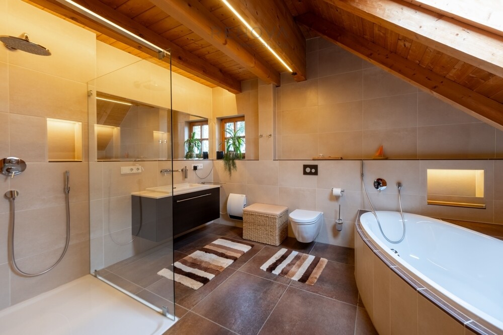 Bad mit Wanne