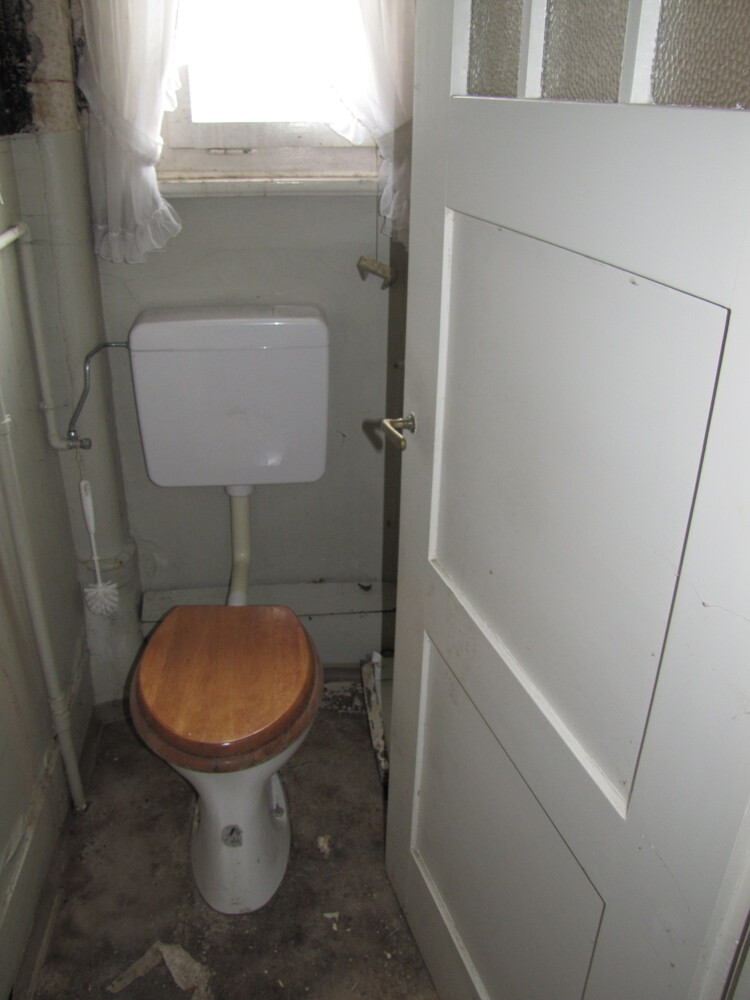 EG: WC