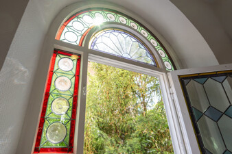 lichtdurchlutete Räume durch Jugendstil Fenster