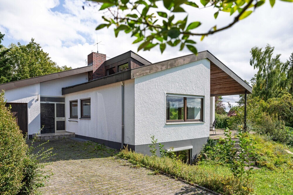 Frontansicht, Hofeinfahrt