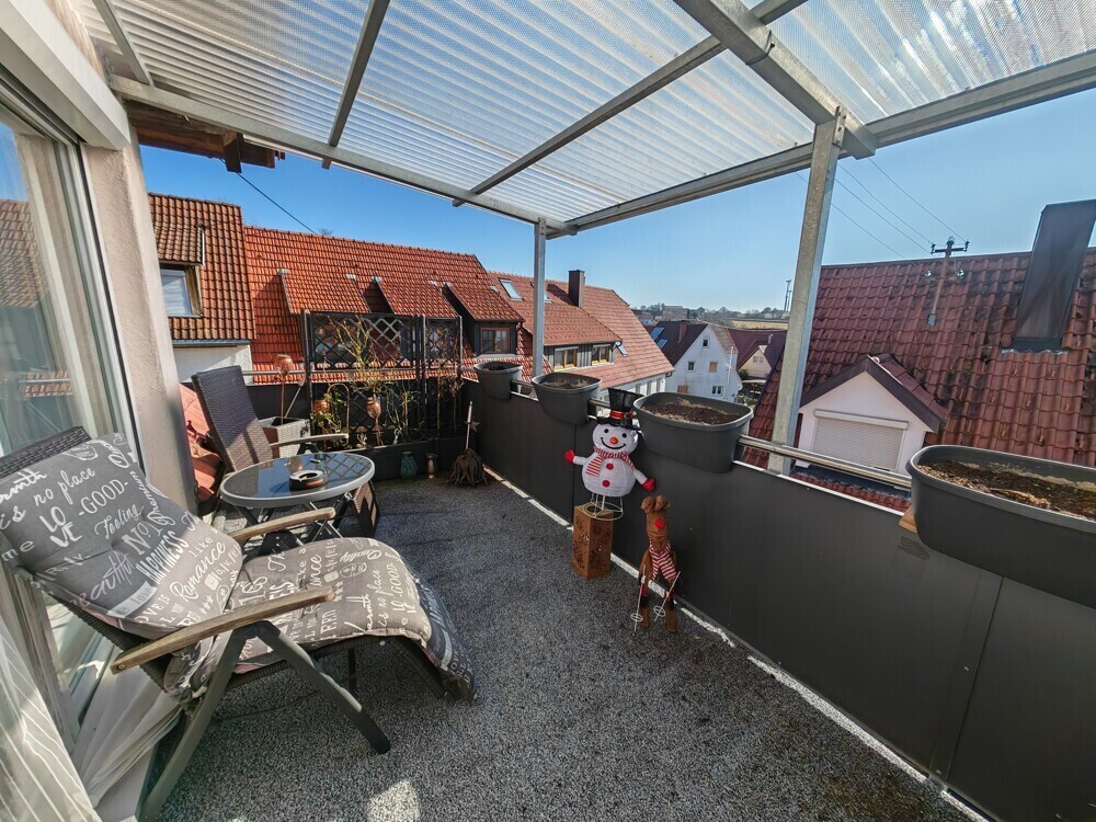 herrlicher, überdachter Balkon 
