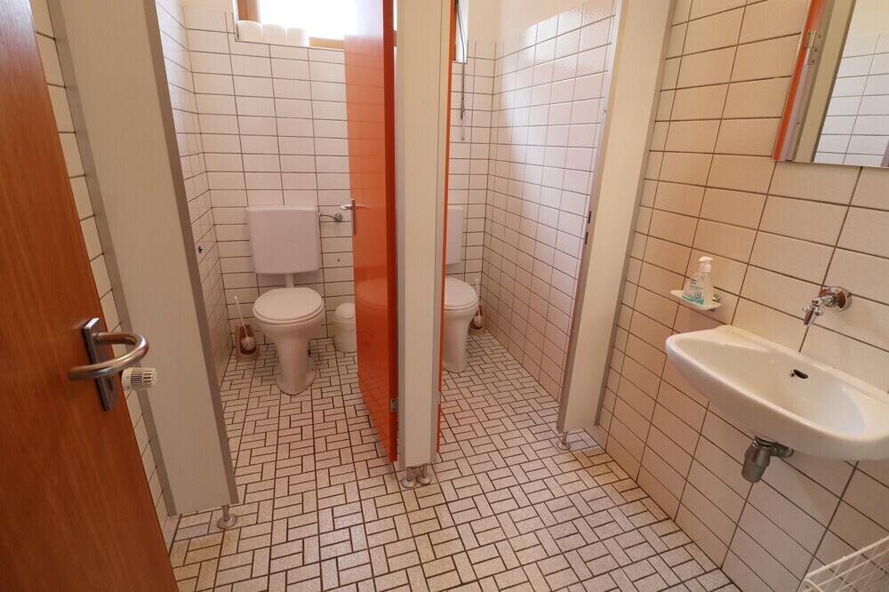separate WC's 