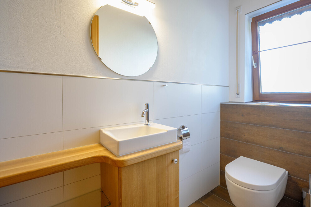 separates WC 