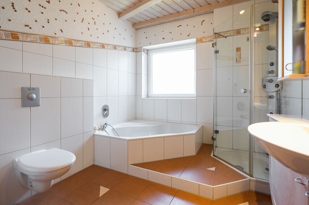 Tageslichtbadezimmer EG 