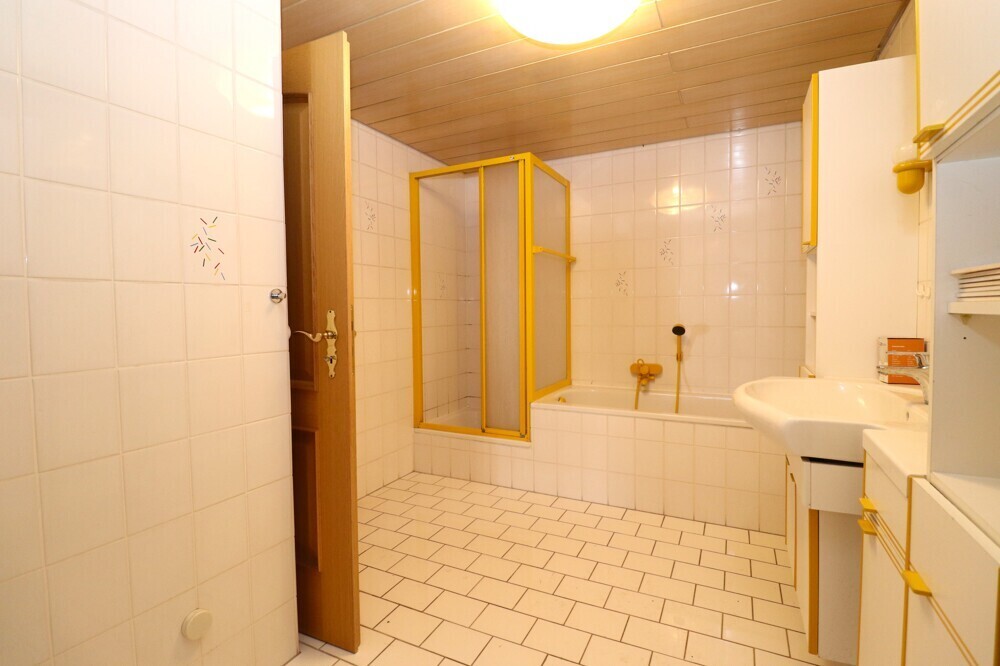 Bad OG Wohnung 1 