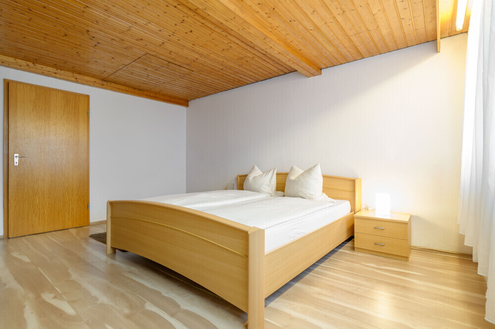 Schlafzimmer (DG) 