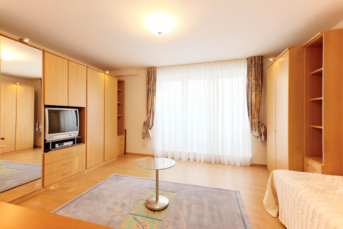 WOHNZIMMER MIT LICHTSCHACHT