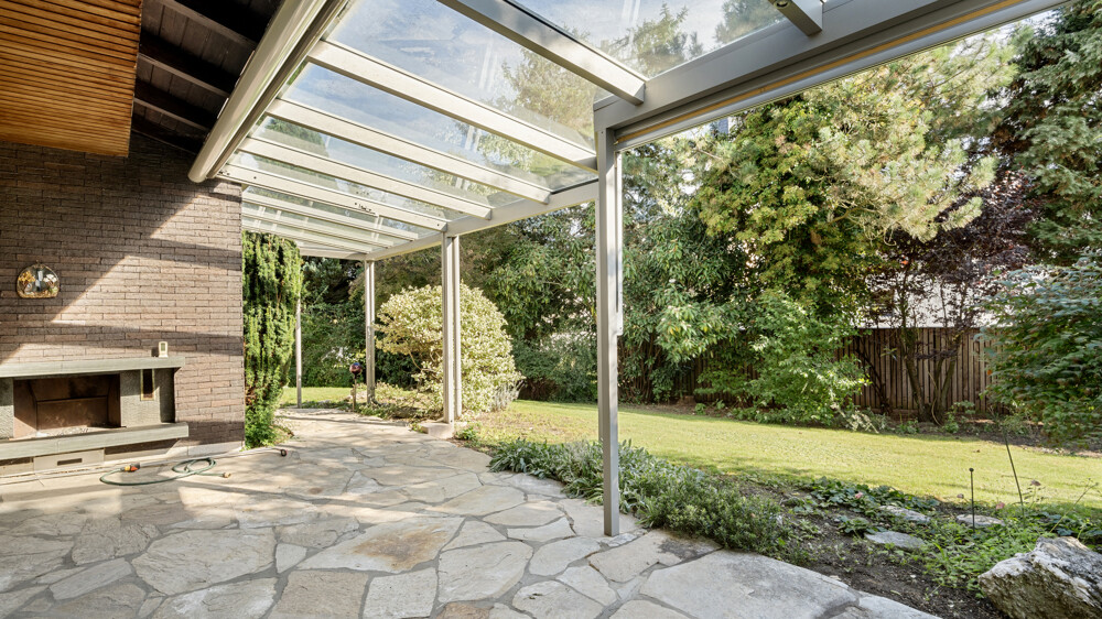 überdachte Terrasse