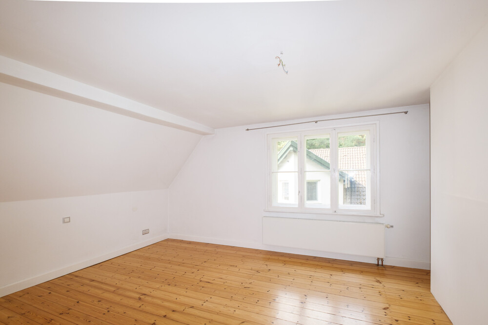 großes Zimmer im OG
