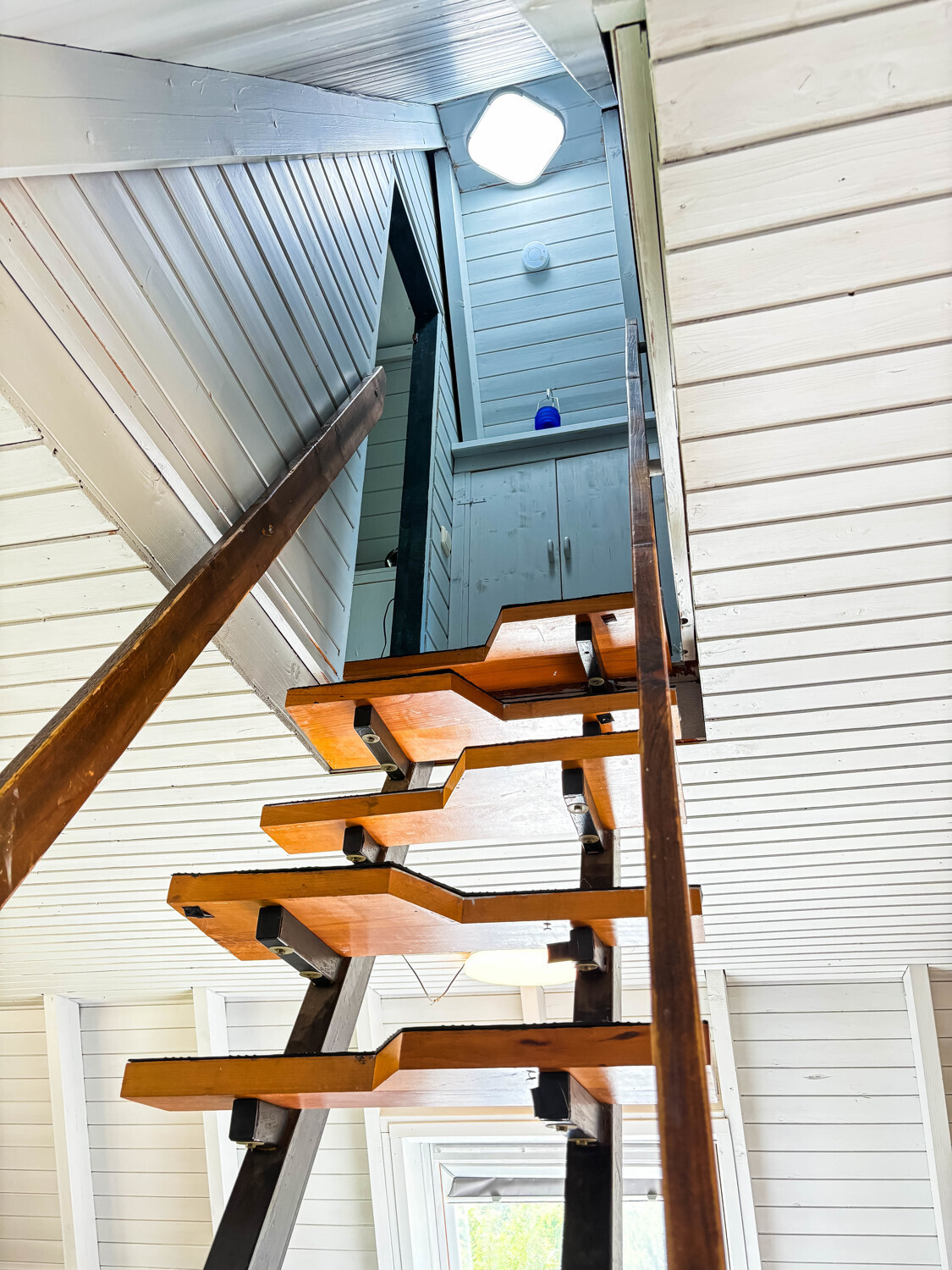 Teppenaufgang ins OG