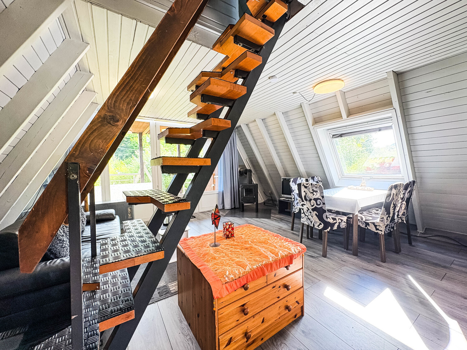 Teppenaufgang ins OG