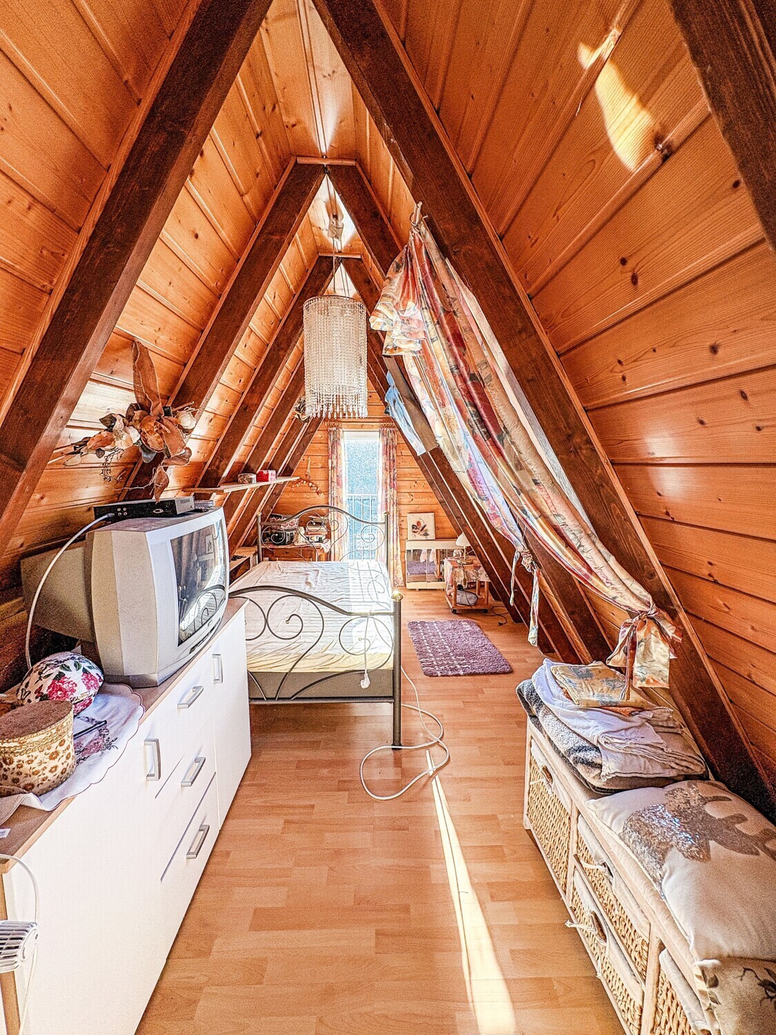 Schlafzimmer 1
