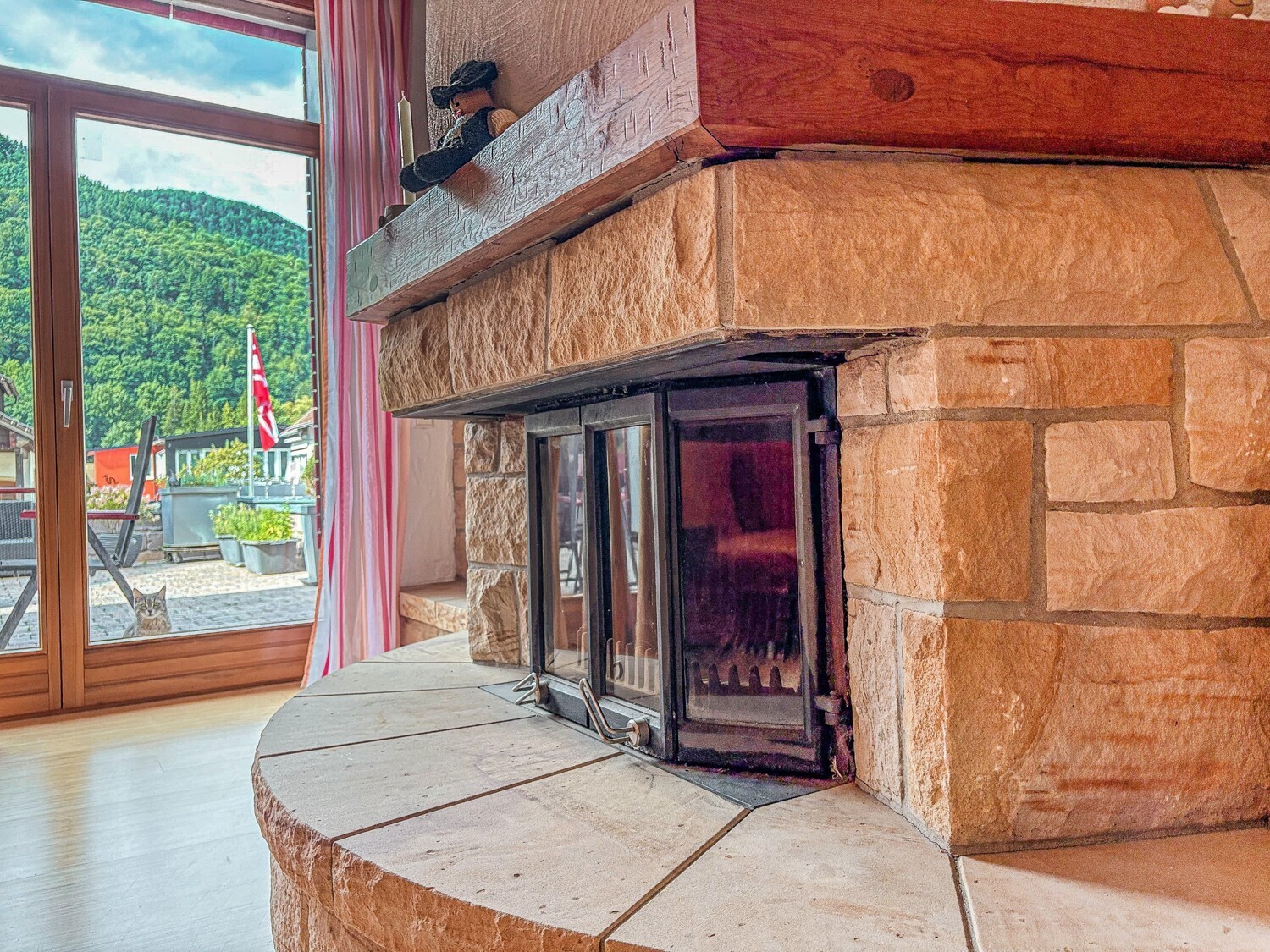 iphone_Wohnzimmer_Kamin (7) (4k)