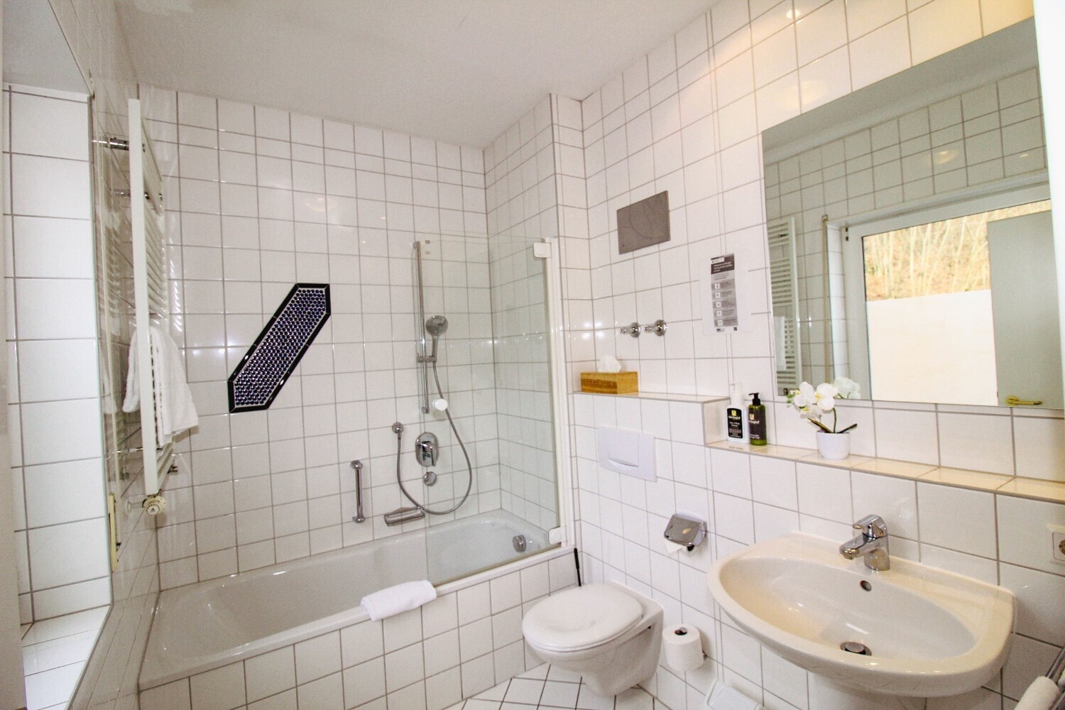 Gästehaus_OG_DZ Komfort_Bad_Zimmer 8