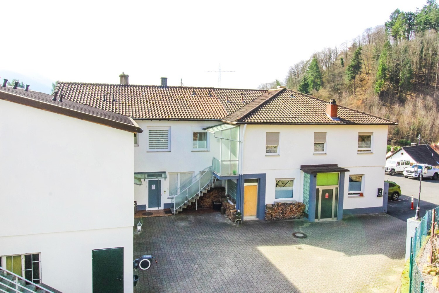 Gästehaus und 2-Familienhaus