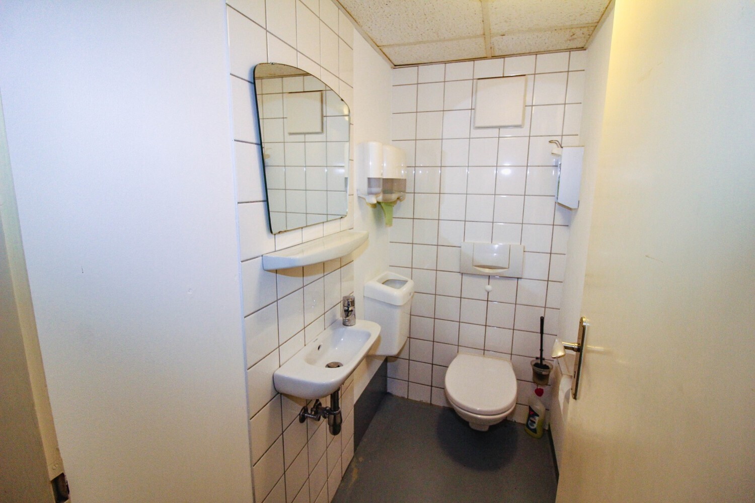 Keller_Mitarbeitertoilette
