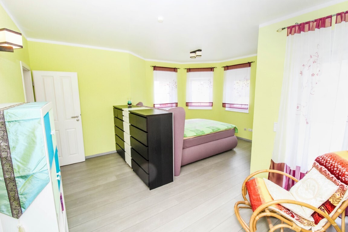 1. OG Schlafzimmer 2