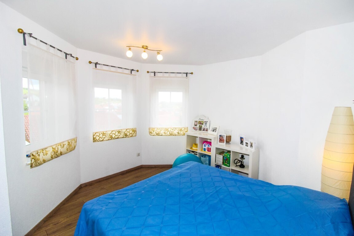 1. OG Schlafzimmer 1 