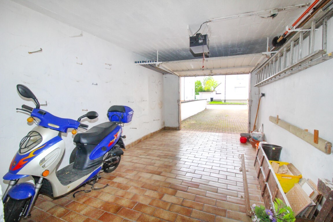Außen Garage Bild 3 ()