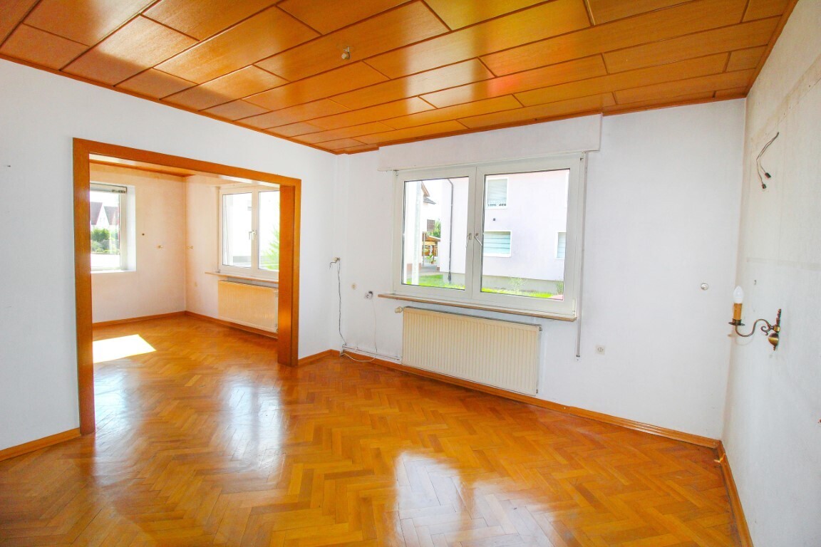 EG Wohnzimmer Bild 2 ()