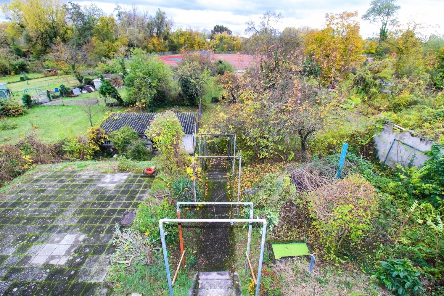 Terrasse Gartenweg von oben