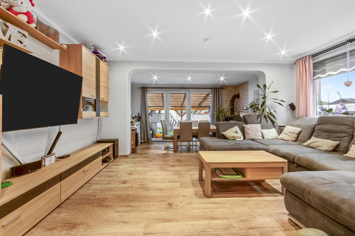 Wohn/-Esszimmer