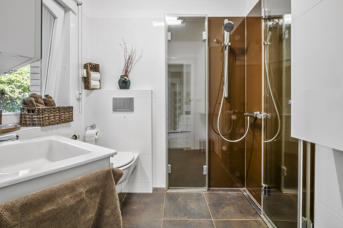 Gäste-Bad mit Dusche