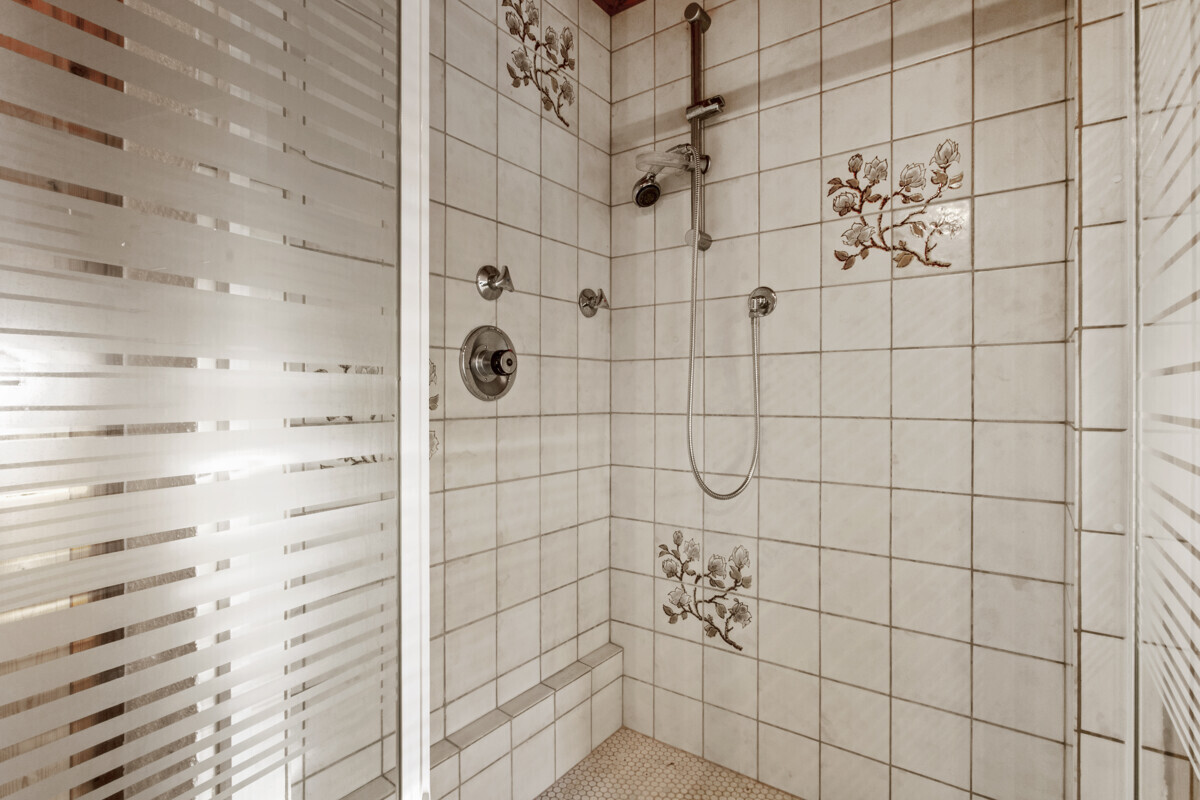 Dusche an der Sauna