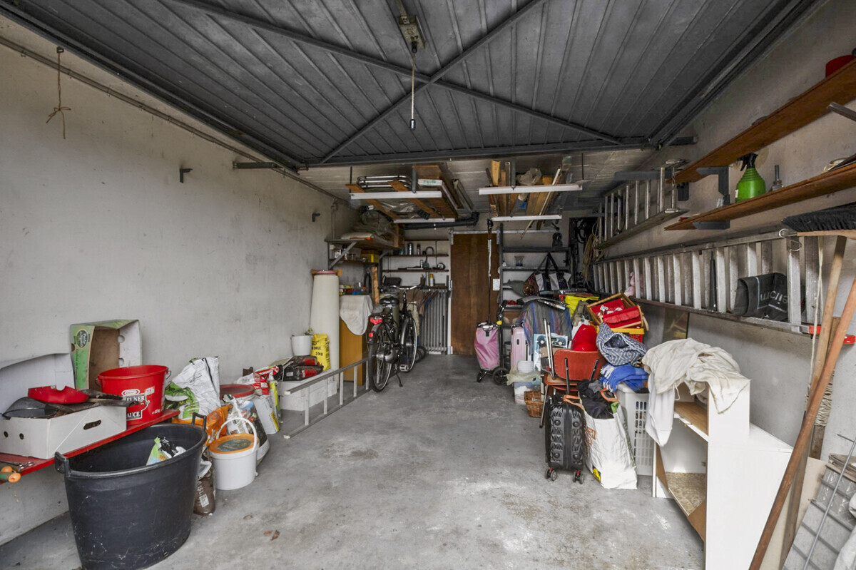 Garage (innen)