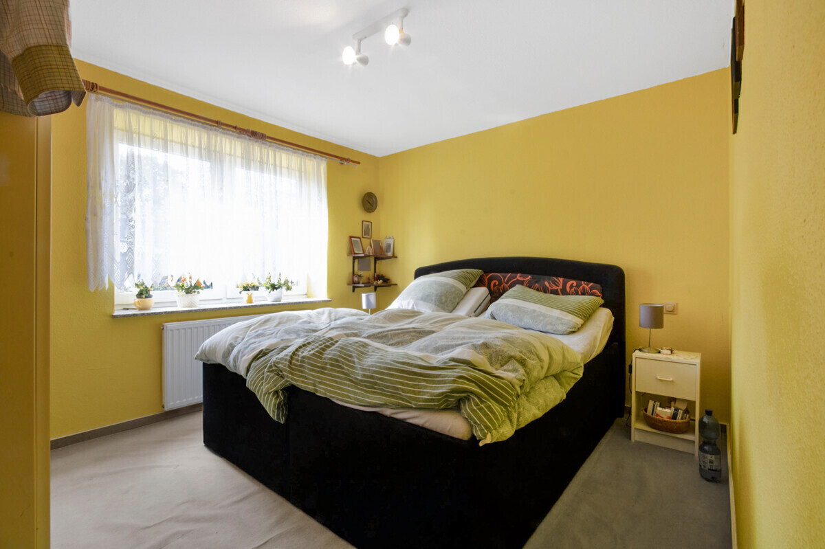 Schlafzimmer (EG)