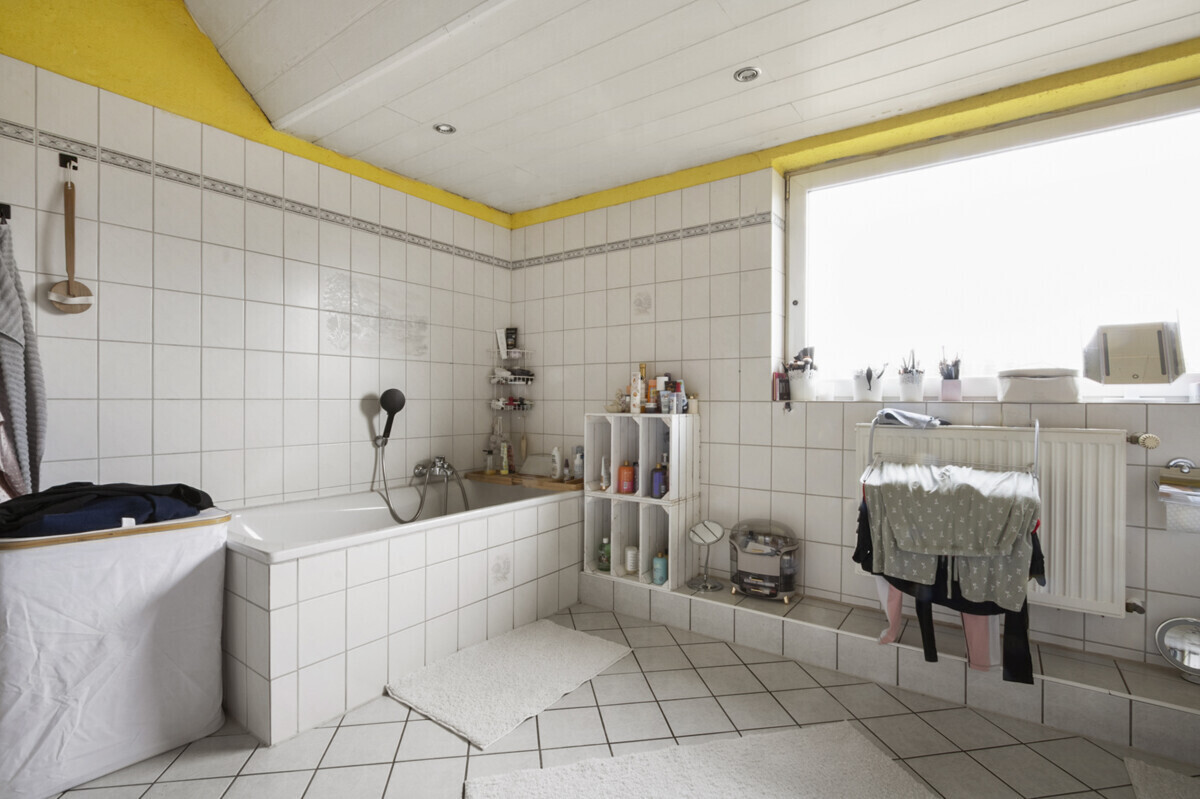 Badezimmer (OG)
