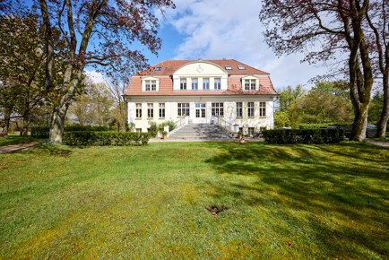 Jagdschloss mit Eigenjagdbezirk, ca. 181 ha (ca. 85 ha Eigentum)