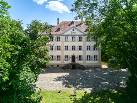 Historisches Herrenhaus mit Park