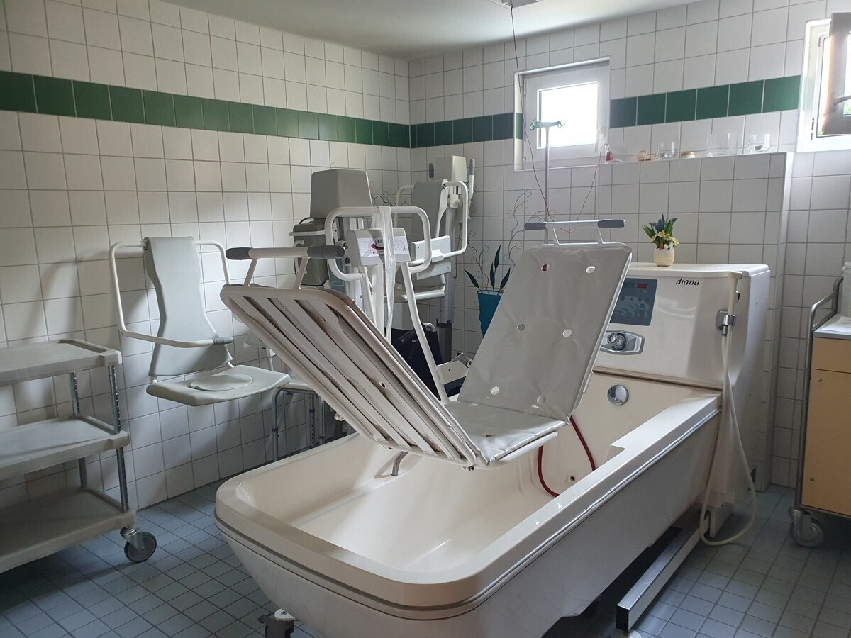 Pflegebad und Pflegeraum