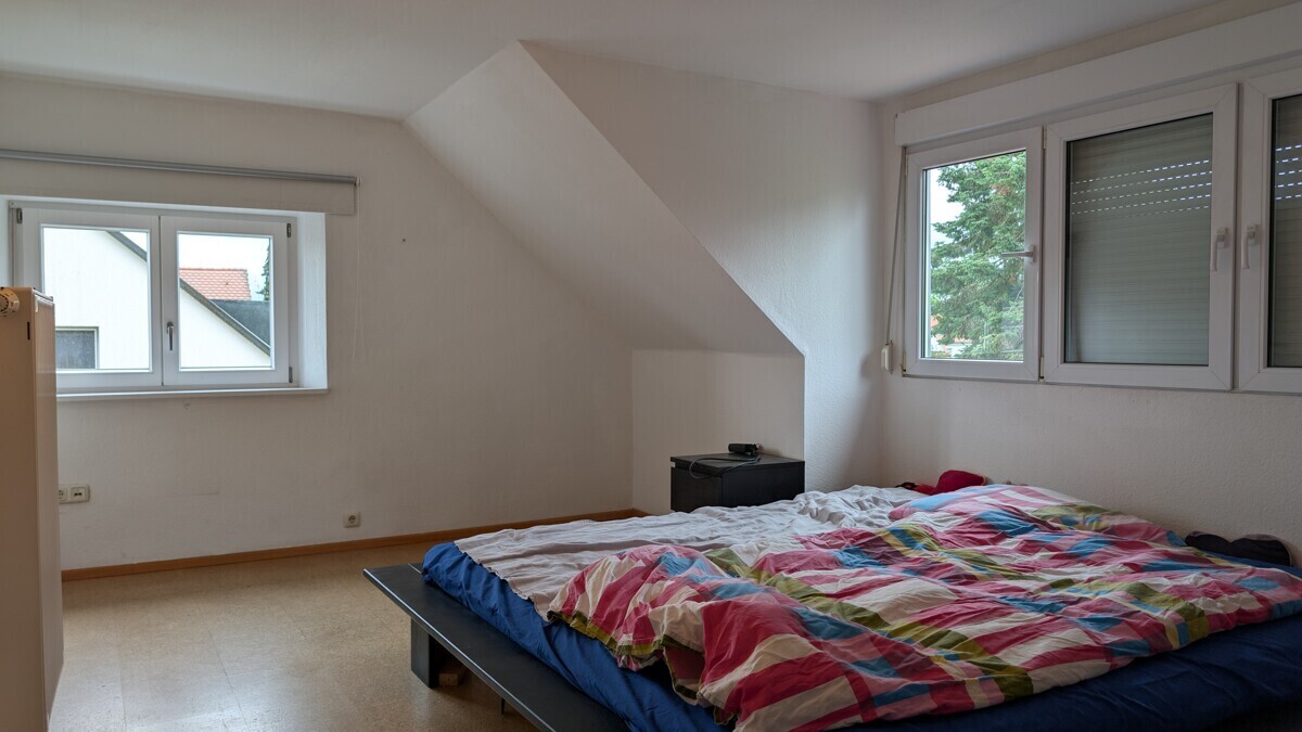 Schlafzimmer DG