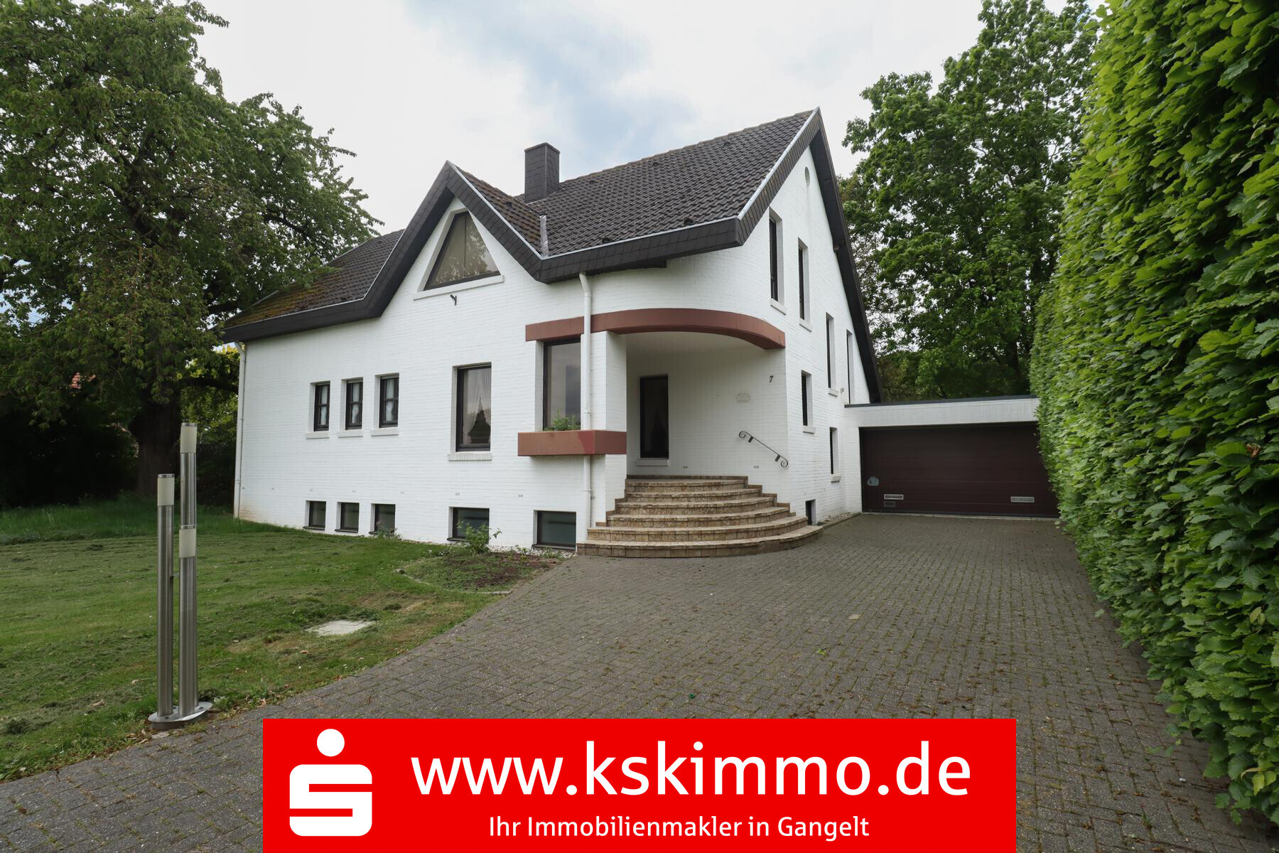 Immobilienmakler Gangelt Besonderer Baustil auf traumhaftem Grundstück 