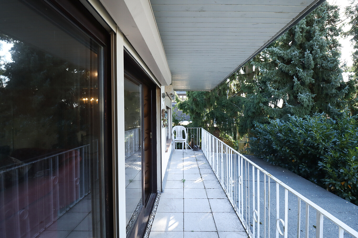 Balkon (Wohn-/Esszimmer)