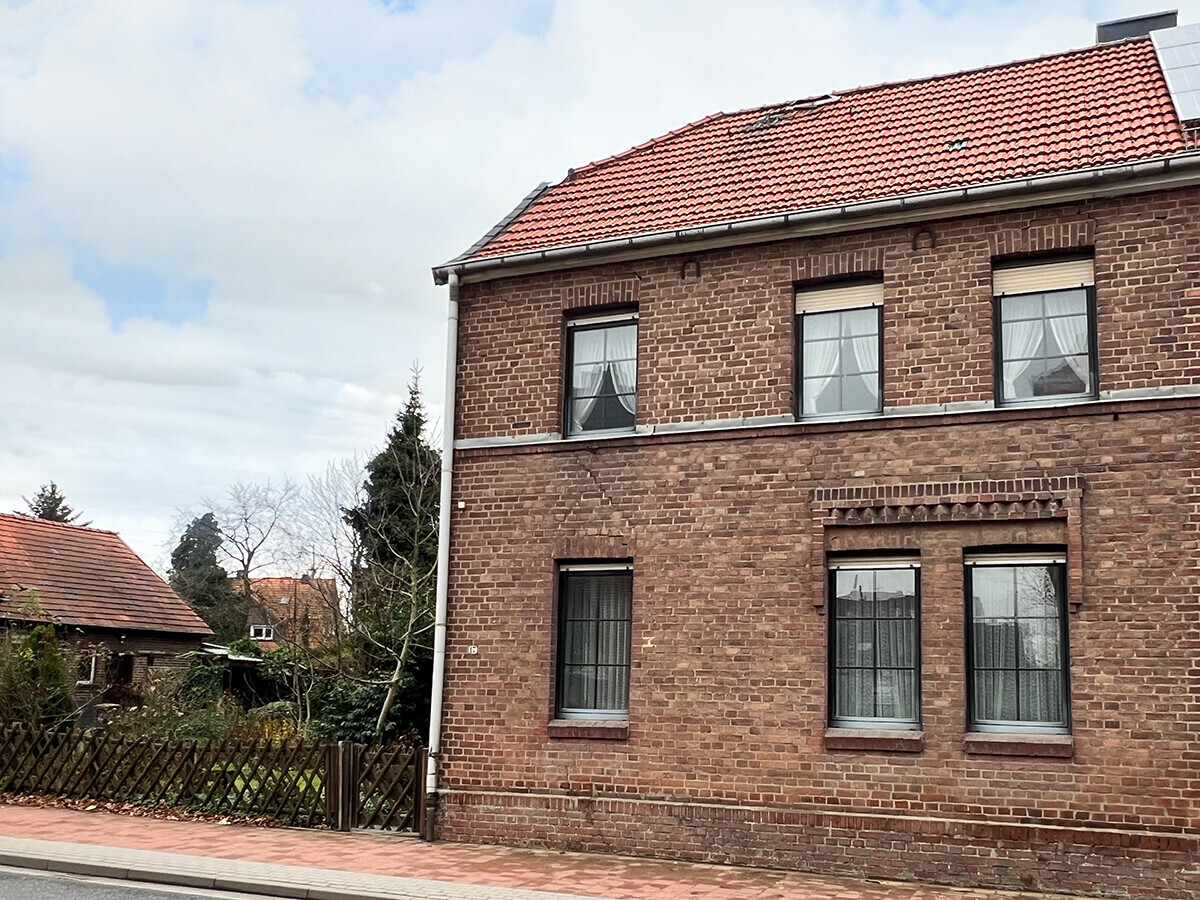 Doppelhaushälfte mit Gestaltungspotenzial in Heinsberg-Oberbruch