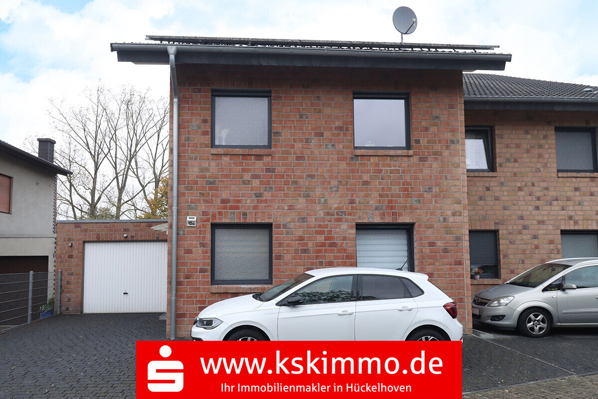 immobilienmakler - modernes Zweifamilienhaus in Hückelhoven-Baal