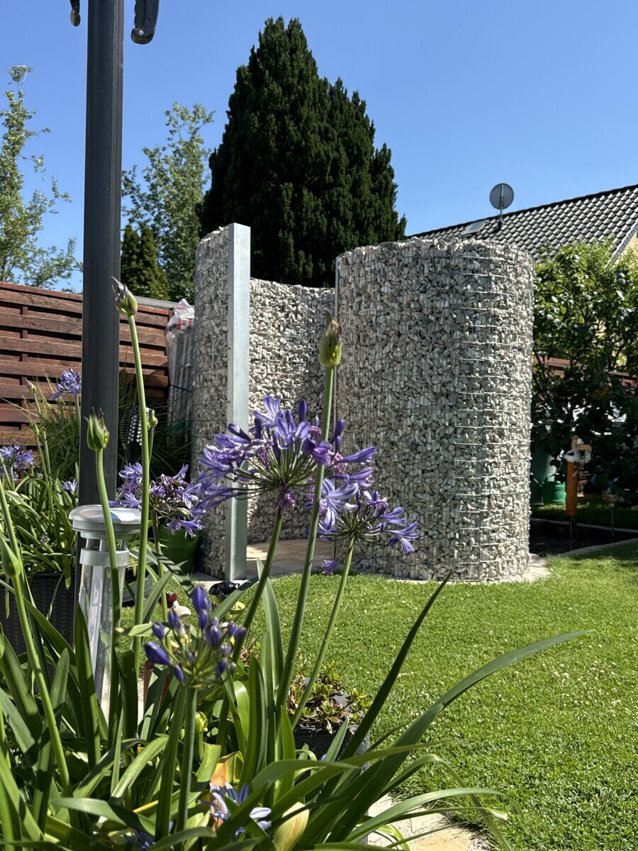 Außendusche am Pool